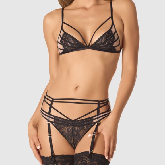 La Senza Nude and Black Trim Lace Strappy Lingerie Set - Picture 2 of 5